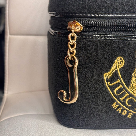 Vintage Juicy Couture Black and Gold Train Case/Vanity/Makeup - Picture 4 of 9